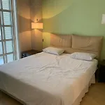Residencial Com Servicos 45 Metros Decorado Com Sala, Suite, Cozinha Quadra Da Praia De Copacabana